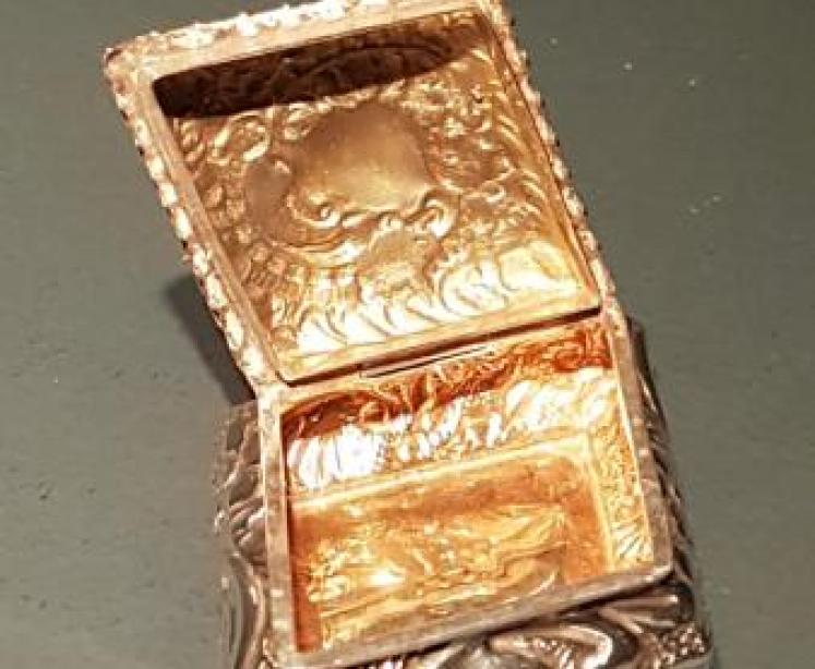 Victorian Silver Lozenge Shaped Box - Image 3