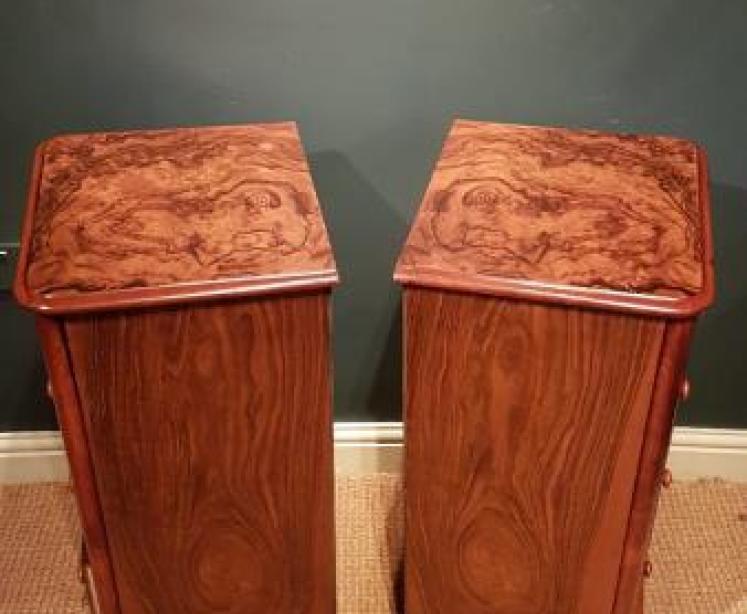 Pair of Quality Victorian Burr Walnut Bedside Chests - Image 3