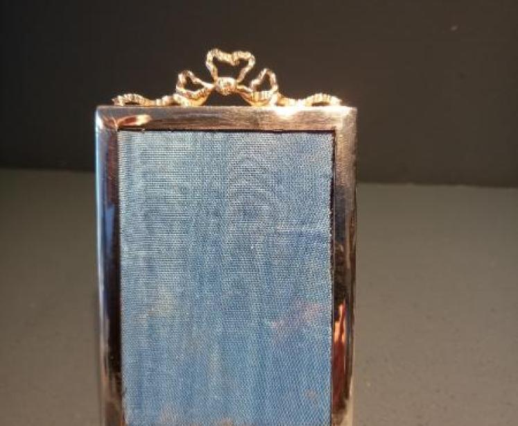 George V Period Silver Ribbon Top Photo Frame - Image 7