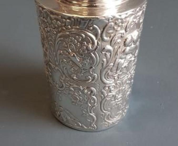 Fine Quality Victorian Silver Tea Caddy  - Image 3
