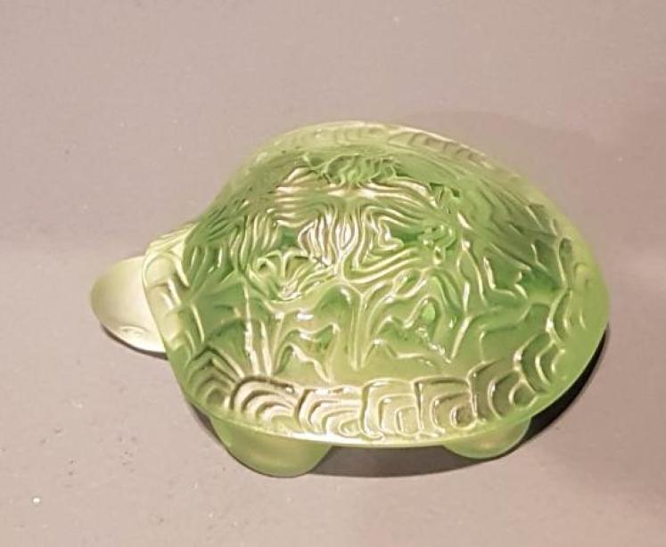 Lalique Opalescent Turtle - Image 2