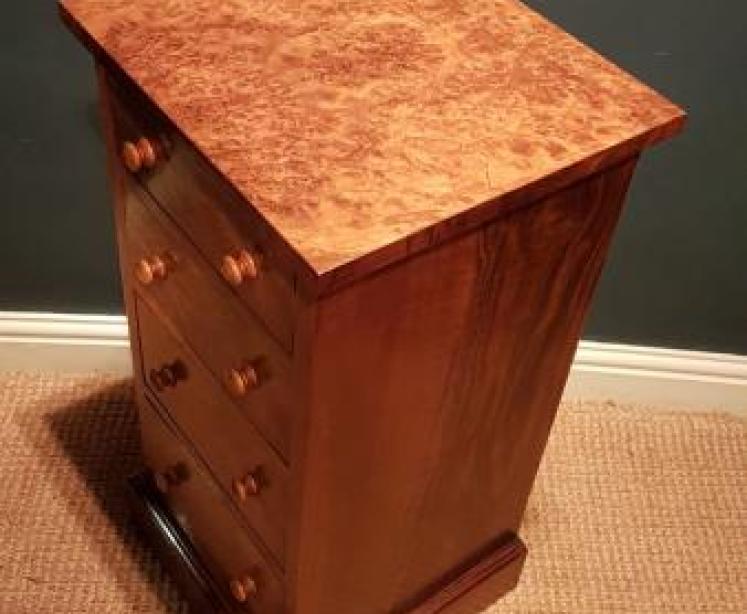 Matching Pair of Antique Burr Walnut Bedside Chests - Image 3