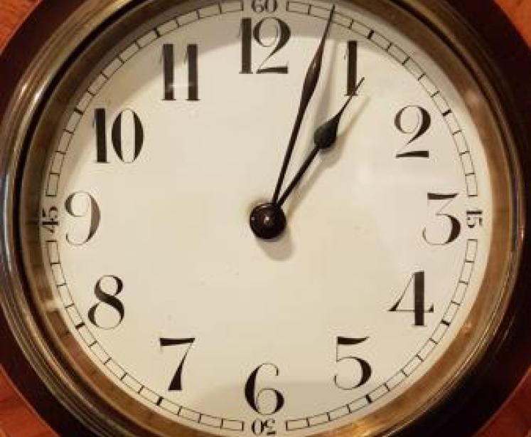 Rare Fine Quality Flared Case Balloon Clock - Image 2