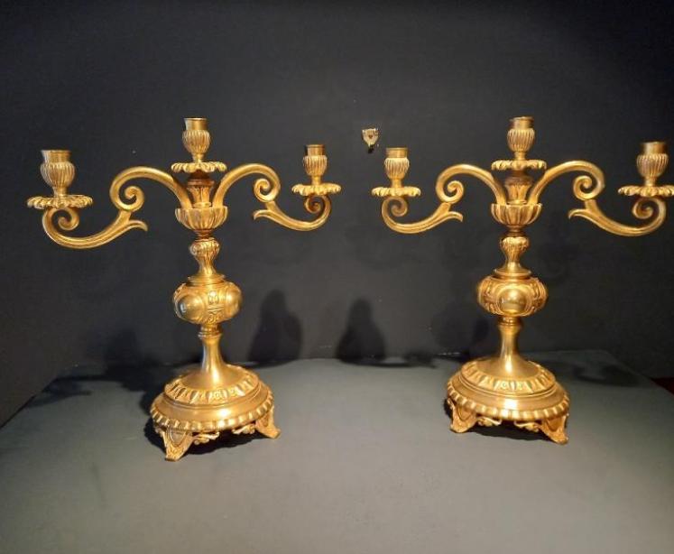 Superb Pair of Mid Victorian Gilded Candelabra - Image 1