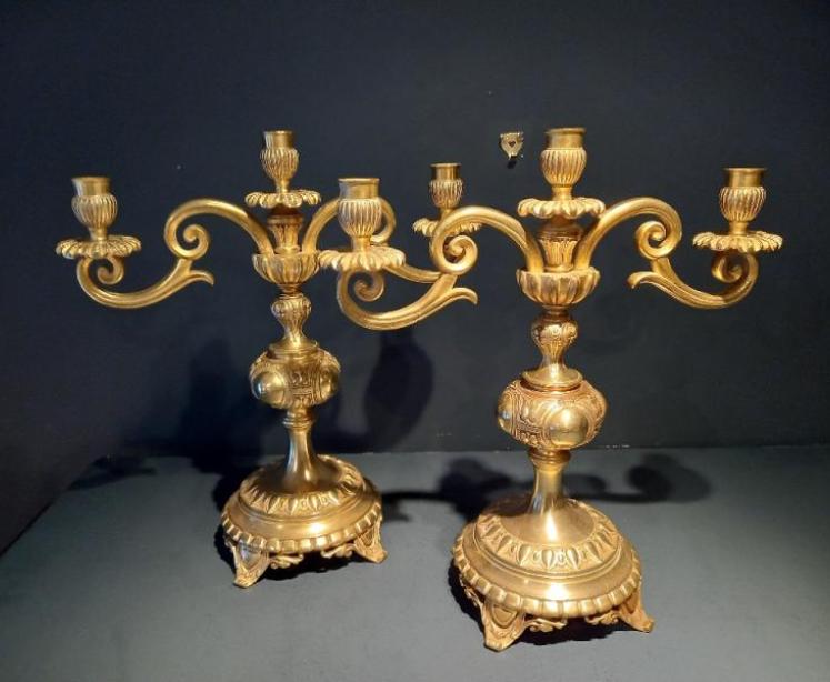 Superb Pair of Mid Victorian Gilded Candelabra - Image 7