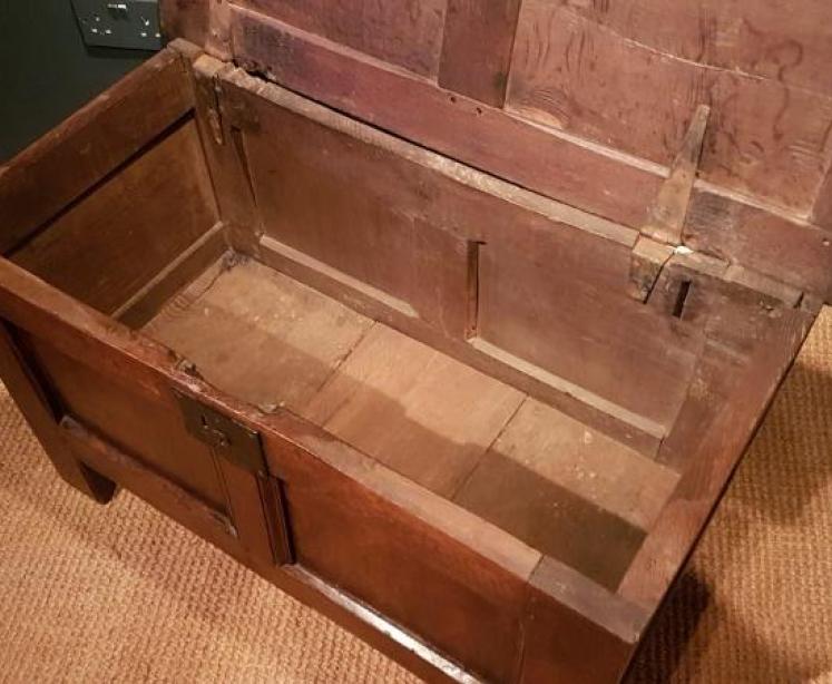 Small Period Oak Two Panel Coffer - Image 4