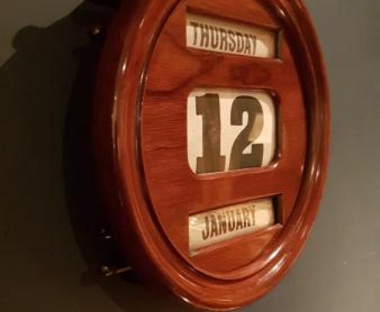 Superb Victorian Walnut Perpetual Wall Calendar - Image 4