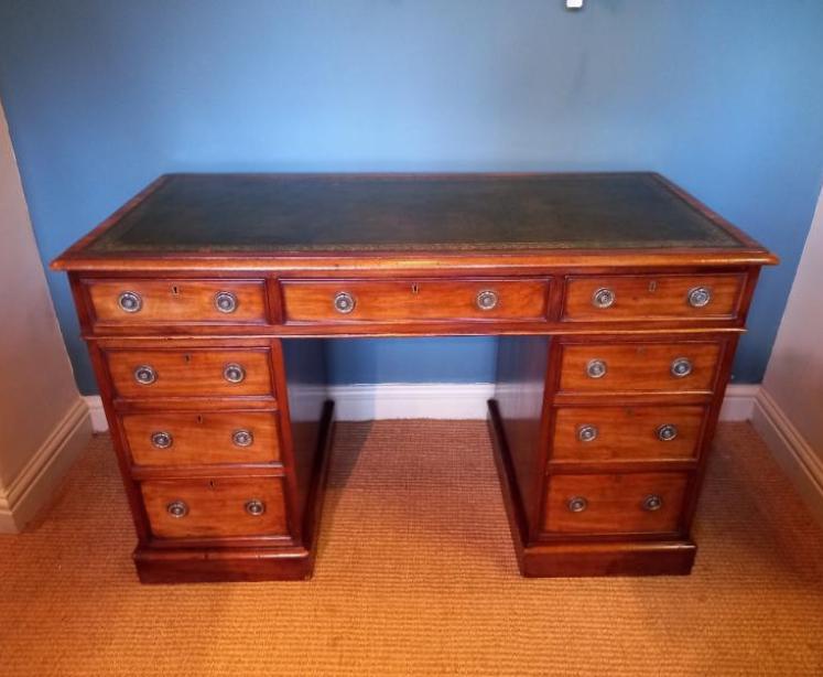 Antique Polished Mahogany Pedestal Desk - Image 1
