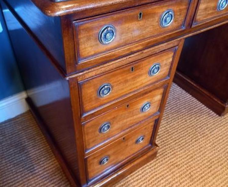 Antique Polished Mahogany Pedestal Desk - Image 3