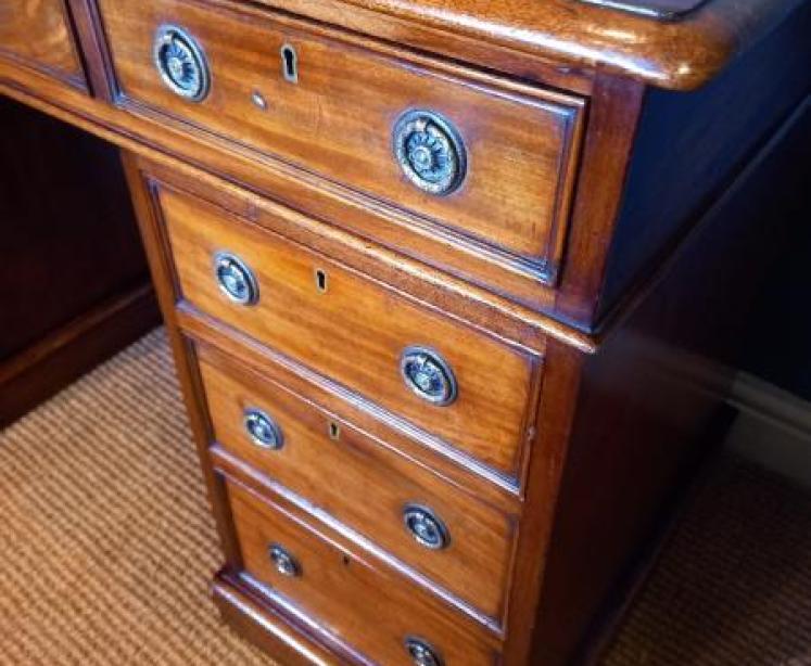 Antique Polished Mahogany Pedestal Desk - Image 4