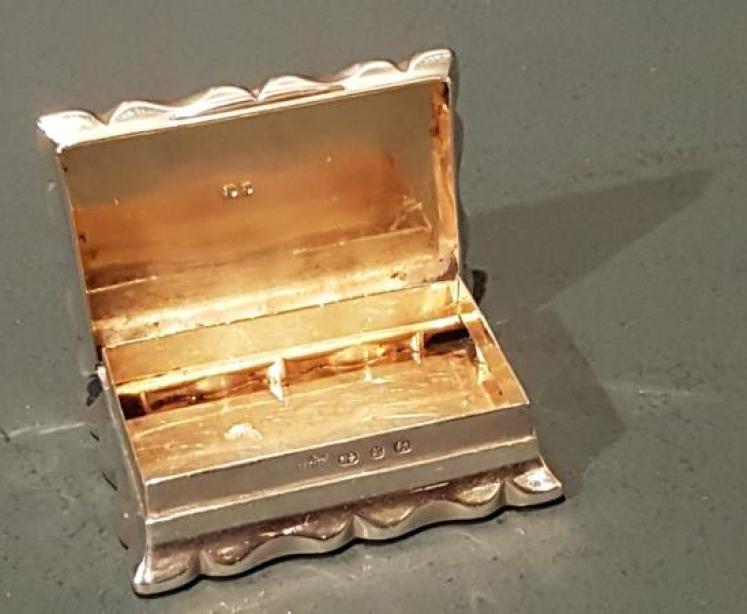 Fine Victorian engraved Silver Table Snuff - Image 2