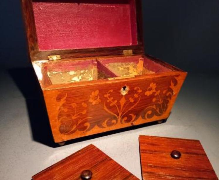 Fine Regency Rosewood & Satinwood Inlaid Tea Caddy - Image 5