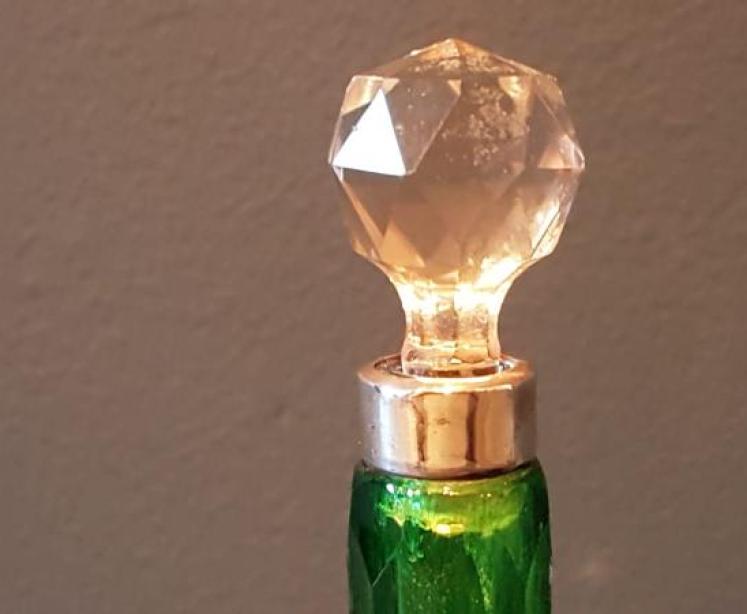 Victorian Emerald Flashed Silver Mounted Scent Bottle - Image 4