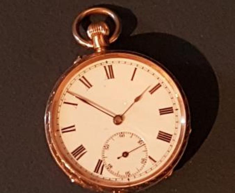 Fine Quality 14ct Gold Swiss Fob Watch - Image 1