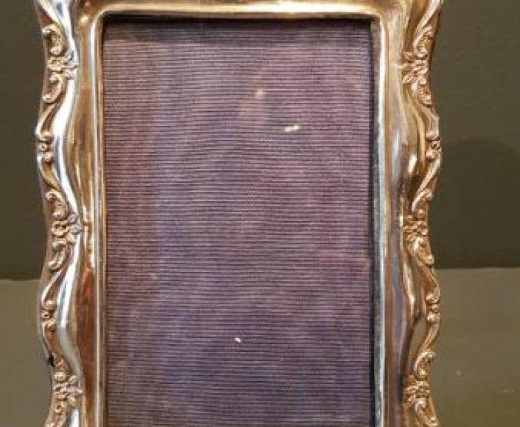 Edwardian Embossed Silver Photo Frame - Image 5