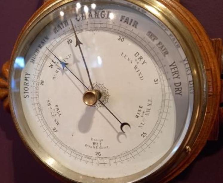 Mid Victorian Polished Oak Small Banjo Barometer - Image 3