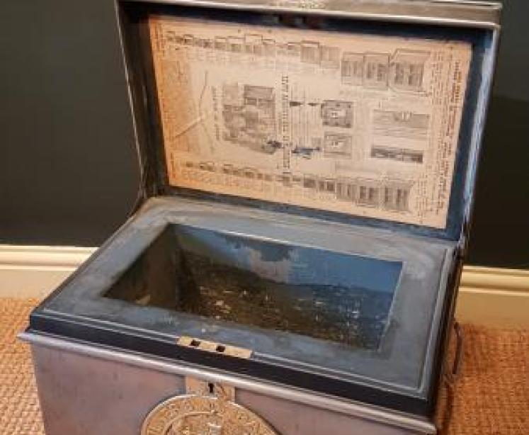 Superb Milners Safe Box - Image 4