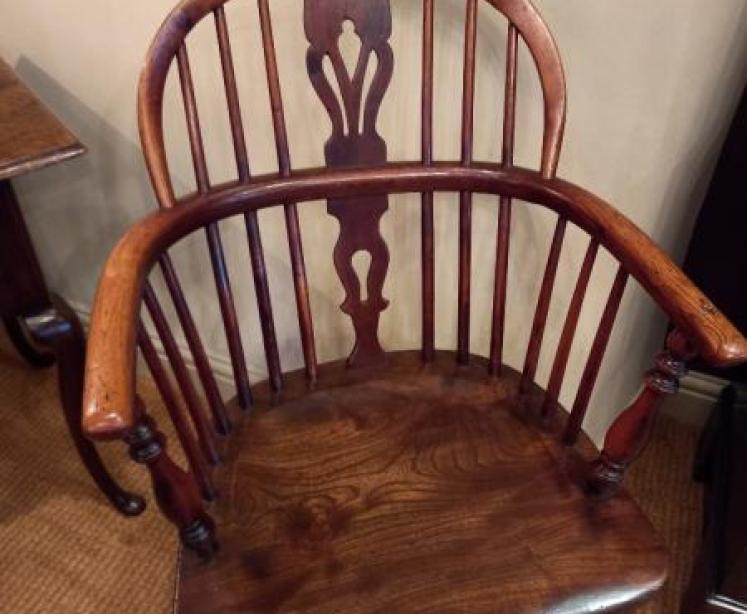 Early Victorian Ash & Elm Low Back Windsor Armchair - Image 2