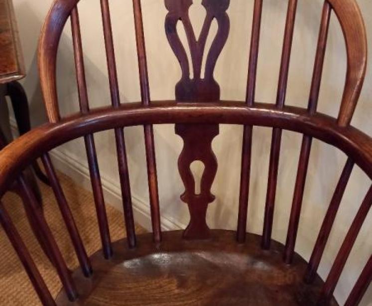 Early Victorian Ash & Elm Low Back Windsor Armchair - Image 4