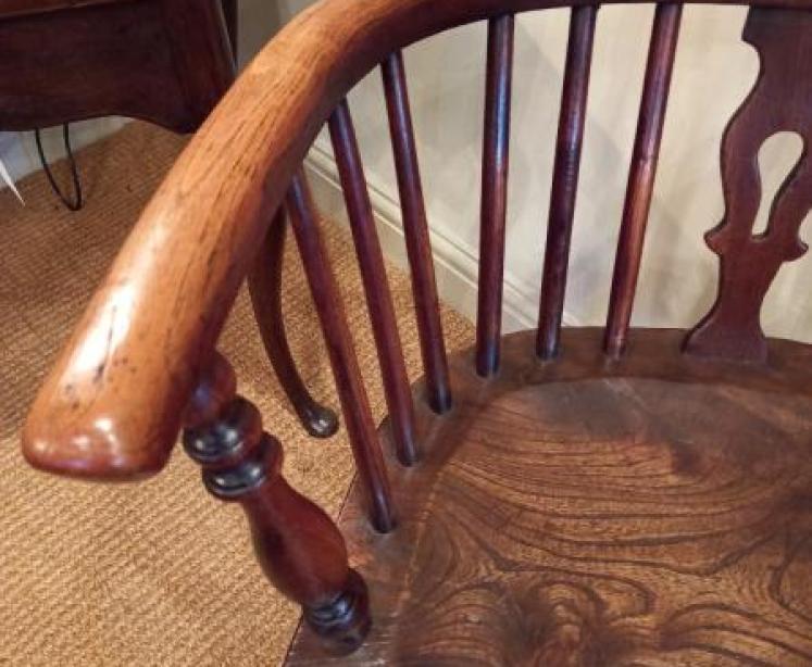 Early Victorian Ash & Elm Low Back Windsor Armchair - Image 6