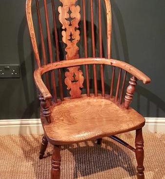 Yew Wood Crinoline Stretcher Windsor Chair