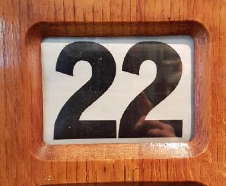 Edwardian Solid Oak Perpetual Wall Calendar - Image 2