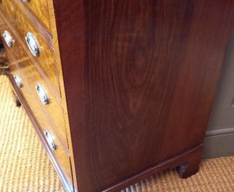 Small Mid Victorian Burr Walnut Chest of Drawers - Image 6