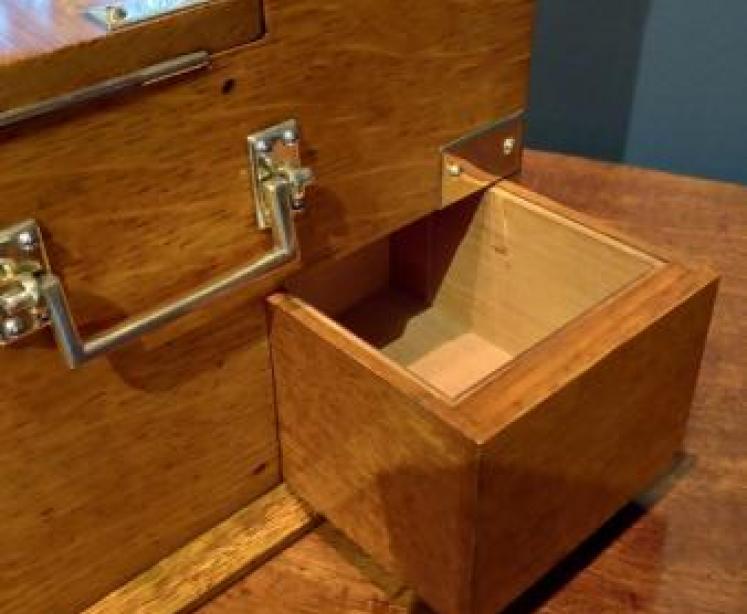 Superb Victorian Oak Tantalus & Games Compendium - Image 5