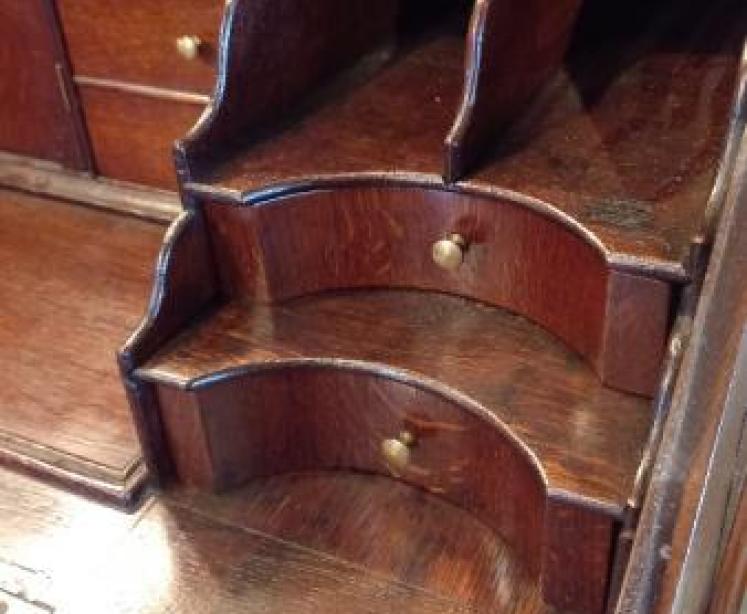 Superb William & Mary Period Oak Fall Front Bureau - Image 4