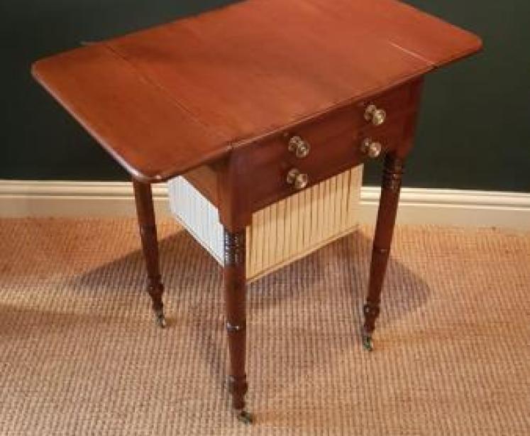 Regency Mahogany Pembroke Occasional Table  - Image 2