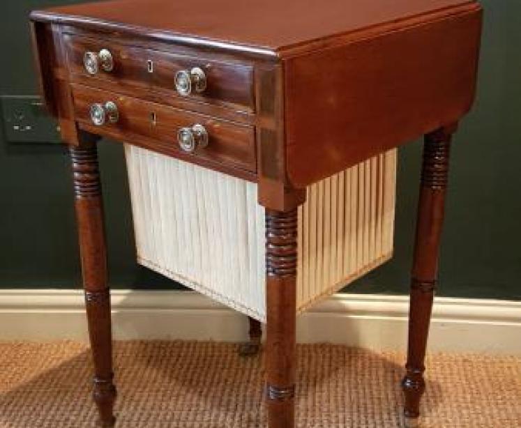 Regency Mahogany Pembroke Occasional Table  - Image 5