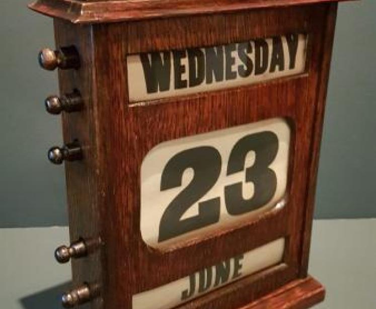 Large Edwardian Oak Perpetual Desk Calendar - Image 4