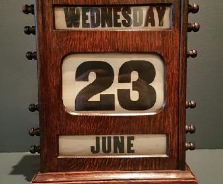 Large Edwardian Oak Perpetual Desk Calendar - Image 6