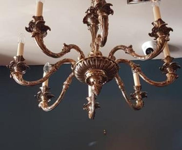 Edwardian Cast Brass 8 Arm Chandelier - Image 2