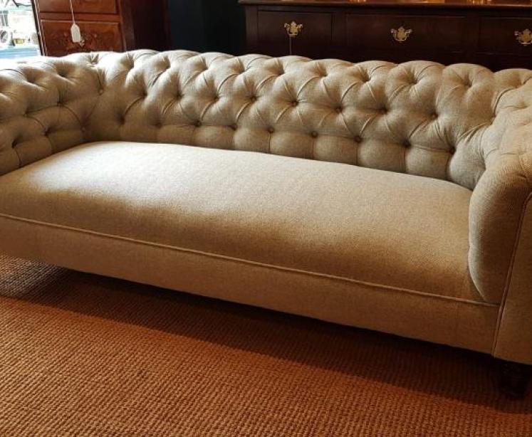 Superb Victorian Chesterfield Sofa - Image 1