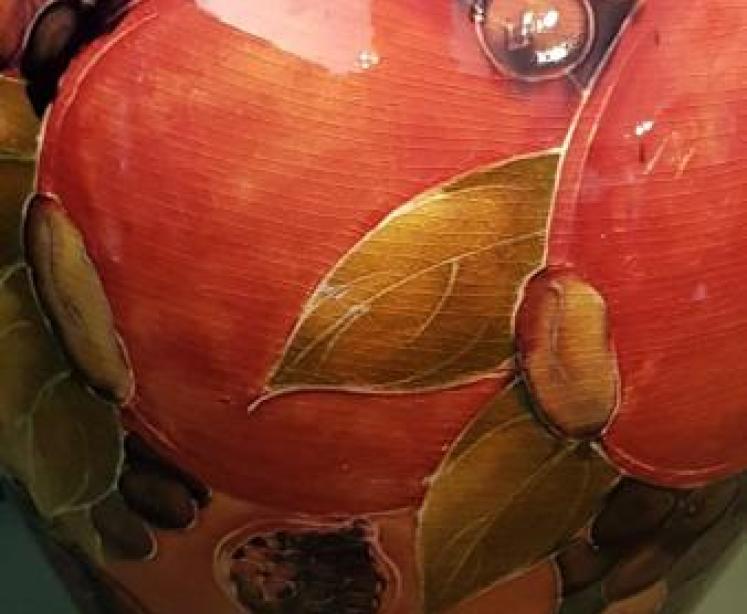 Impressive Early Moorcroft Pomegranate Vase - Image 2
