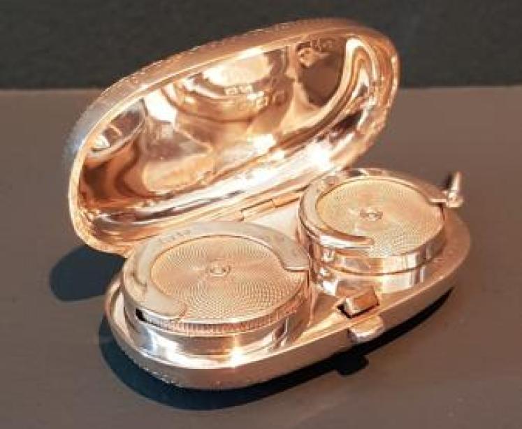 Fine Quality Engraved Silver Double Sovereign Case - Image 6