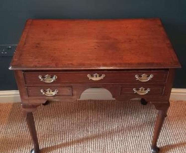 Superior George II Oak and Walnut Lowboy - Image 6