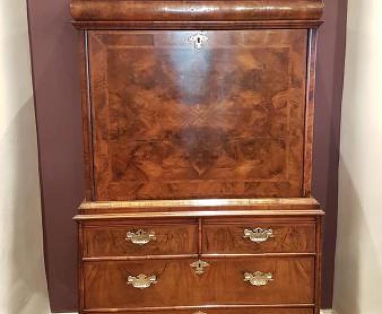 Superb Small George I Period Walnut Escritoire.c.1720 - Image 1