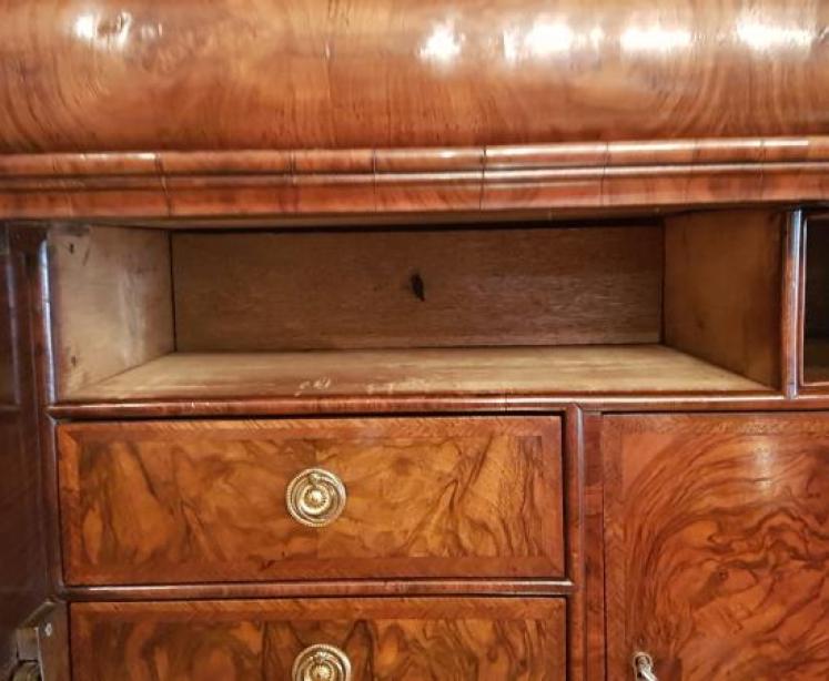 Superb Small George I Period Walnut Escritoire.c.1720 - Image 6