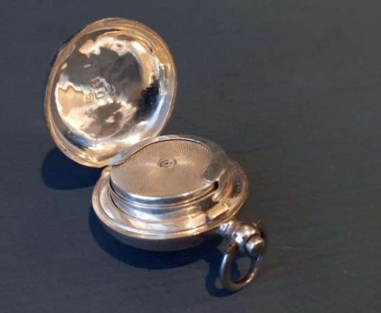 George V period Silver Engraved Sovereign Holder Case - Image 5