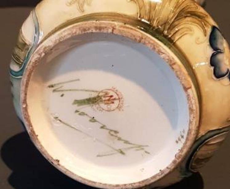 Moorcroft McIntyre Forget-Me-Not and Poppy Panelled Vase - Image 4