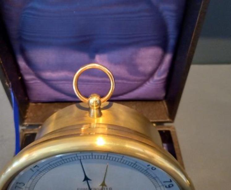 Marine Barometer with Presentation Case - Image 3