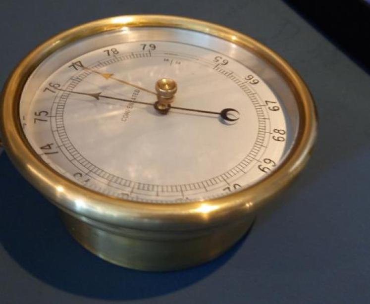 Marine Barometer with Presentation Case - Image 4