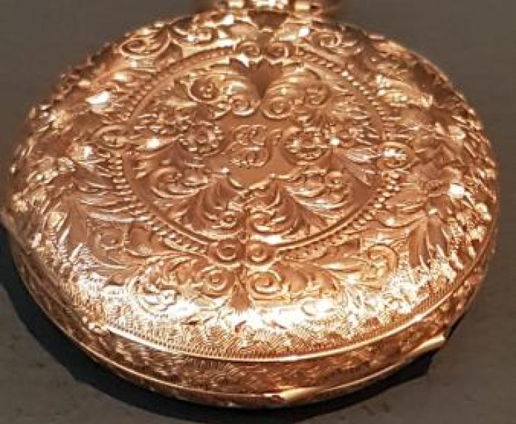 Fine Quality Engraved 14ct Gold Fob Watch - Image 2