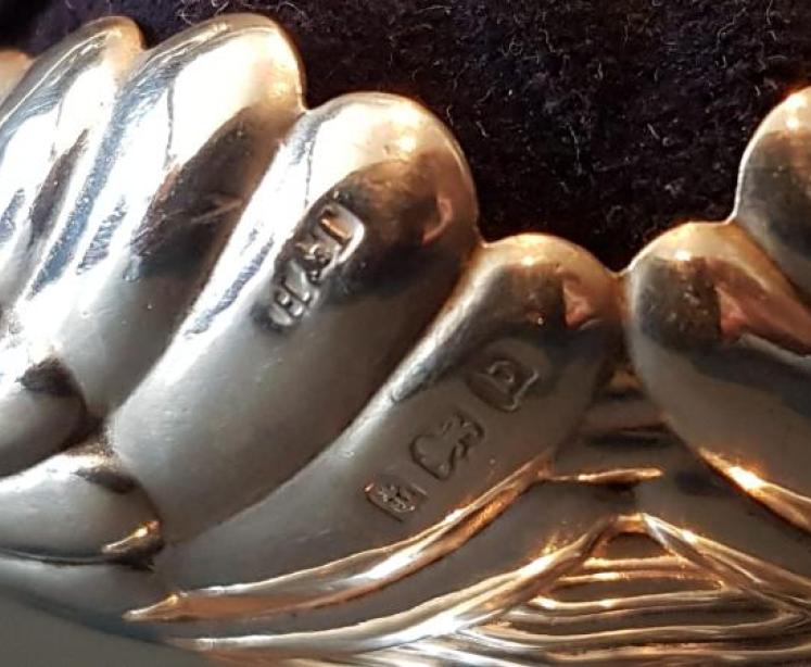 Victorian Double Head Swan Pin Cushion - Image 5