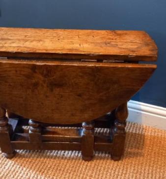 Small George III Period Oak Drop Leaf Occasional Table
