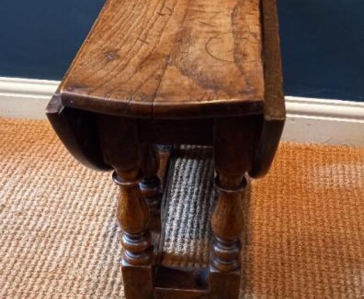 Small George III Period Oak Drop Leaf Occasional Table - Image 7