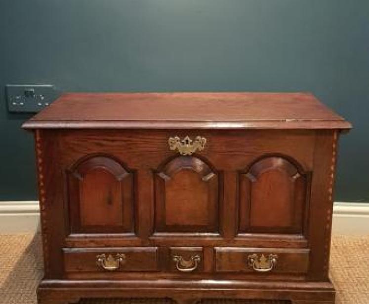 Outstanding George II Oak Coffer Bach - Image 1