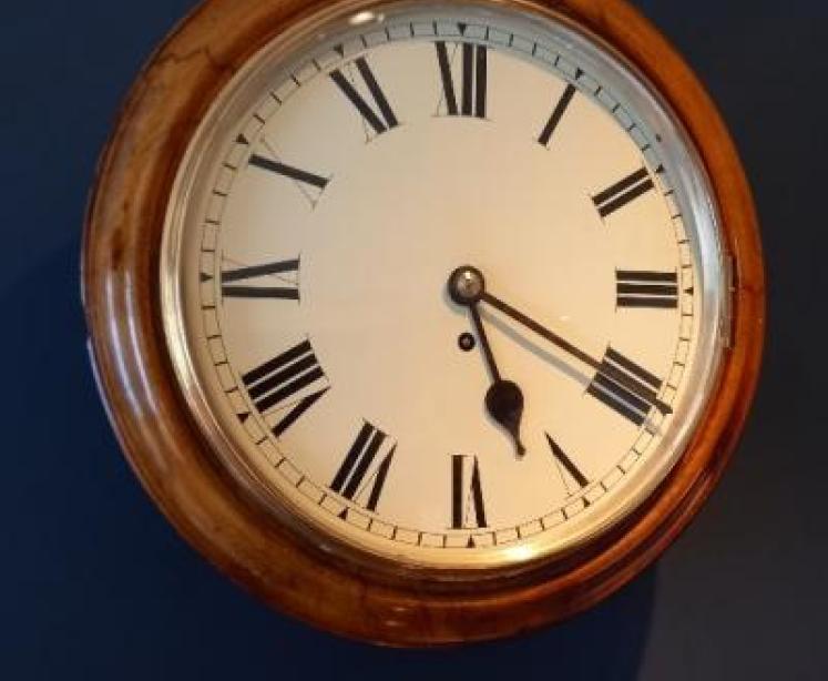 Mid Victorian Figured Walnut Single Fusee Wall Clock - Image 1